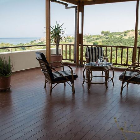 Alexandra Villa Stalos Bagian luar foto