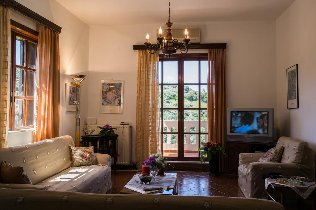 Alexandra Villa Stalos Bagian luar foto
