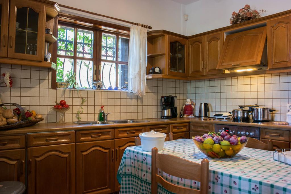 Alexandra Villa Stalos Bagian luar foto