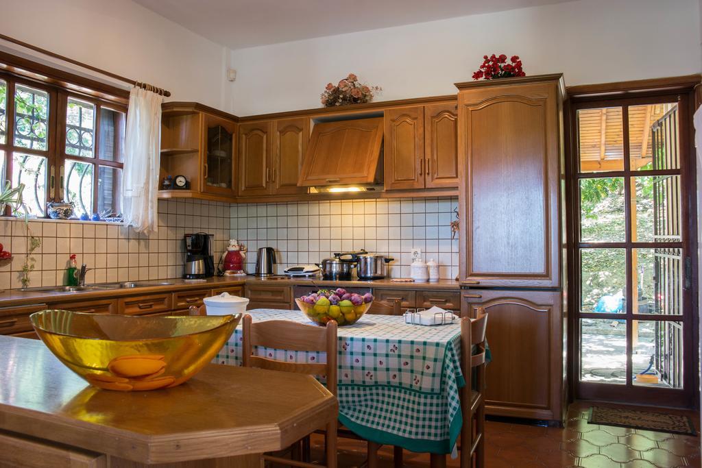 Alexandra Villa Stalos Bagian luar foto