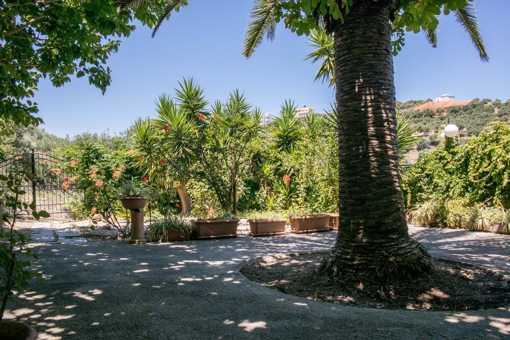 Alexandra Villa Stalos Bagian luar foto